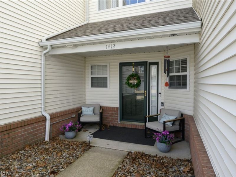 1412 Camden Ridge Boulevard, Akron, OH 44312 Photo 2