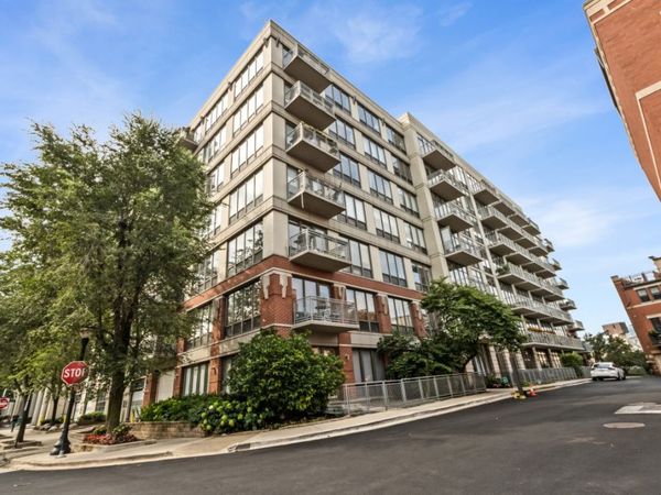 1000 N Kingsbury Street , Unit 104, Chicago, IL 60610