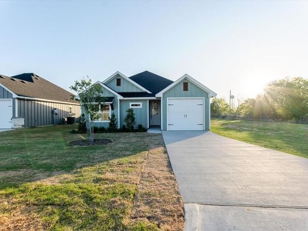 9209 Parkview Circle, Tolar, TX 76476