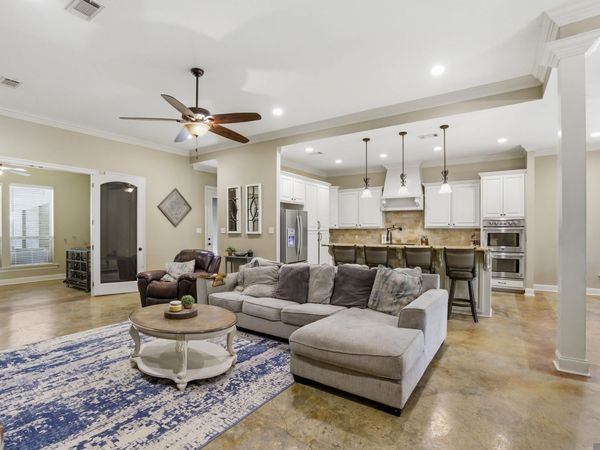 7735 Castello Rd, Ethel, LA 70730
