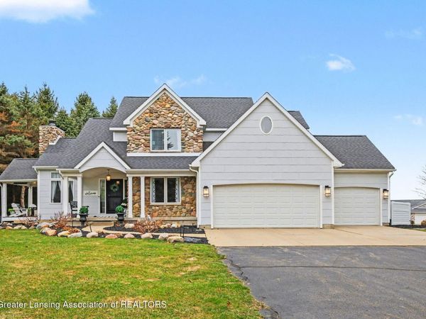 8573 W Lakeshore Drive, Perry, MI 48872