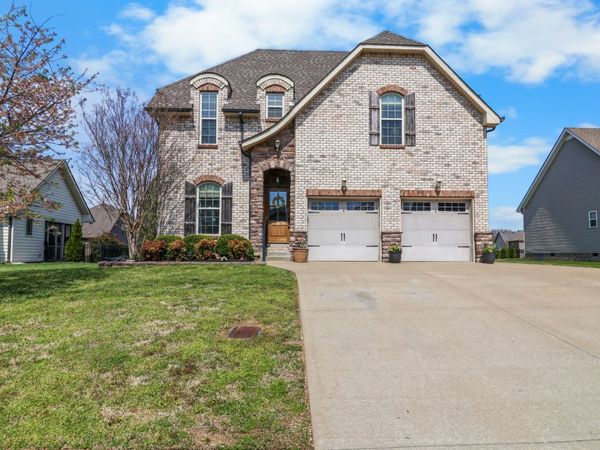 951 Willow Cir, Clarksville, TN 37043
