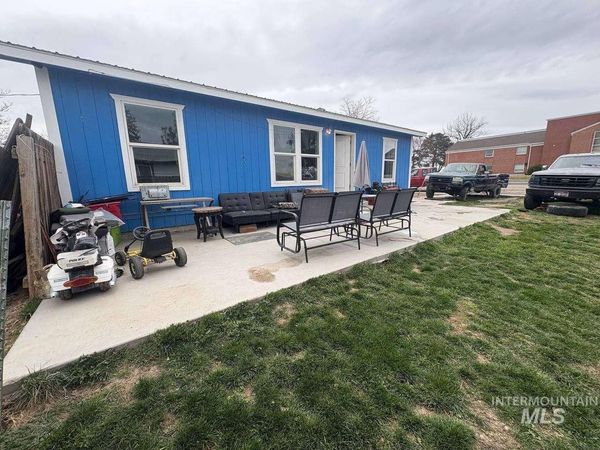 111 Randolph Dr, Melba, ID 83641