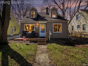 24341 Parklawn Street, Oak Park, MI 48237