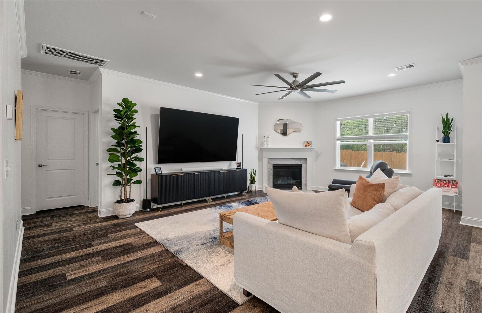 2009 Elvington Road Photo 5