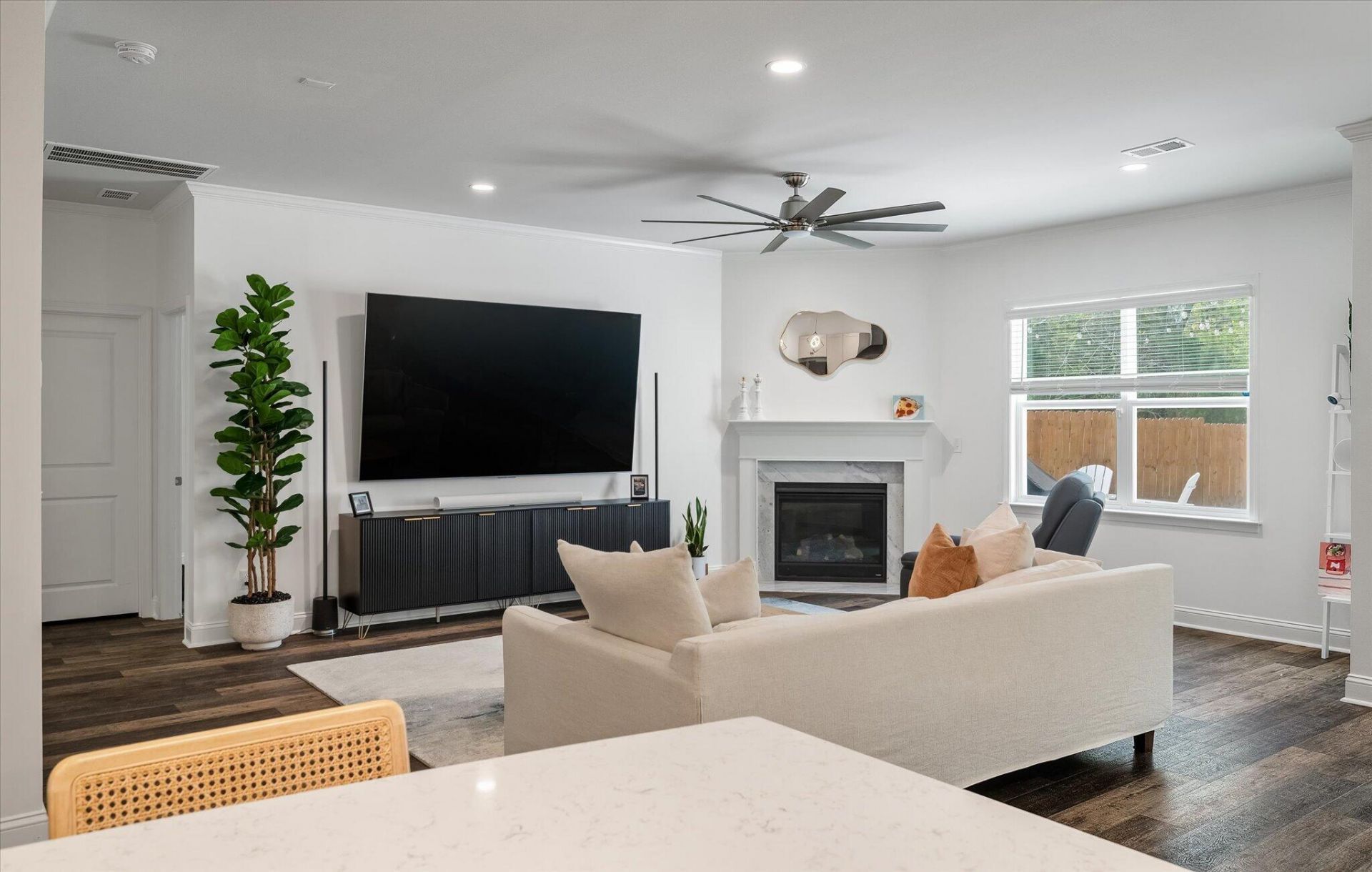 2009 Elvington Road Photo 7