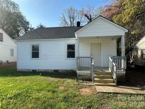 331 W Bingham Street , Statesville, NC 28677