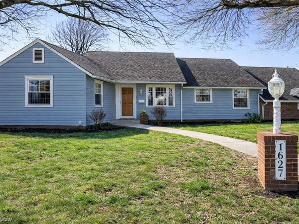 1627 Bayberry Lane, Coshocton, OH 43812