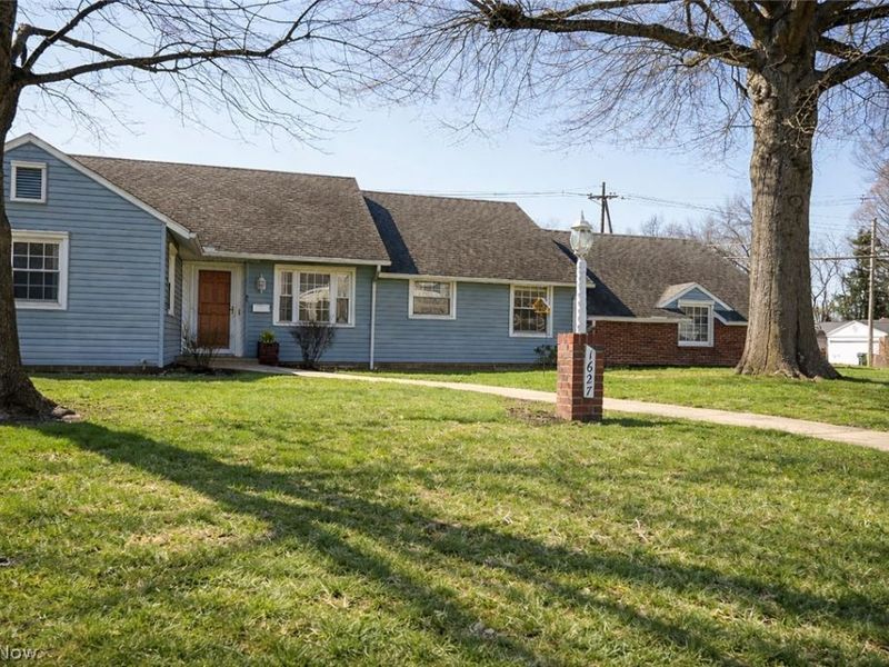 1627 Bayberry Lane, Coshocton, OH 43812 Photo 3