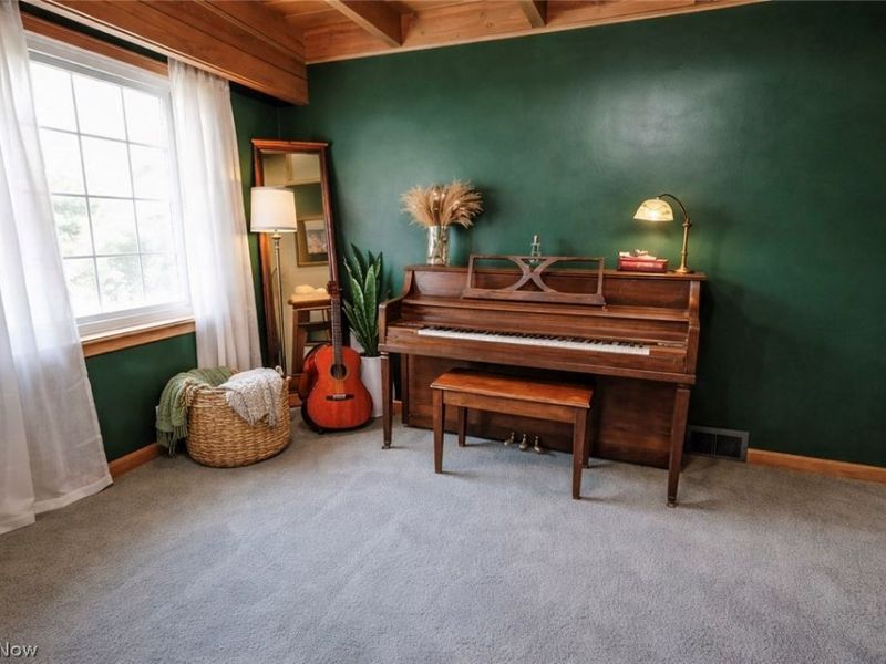 1627 Bayberry Lane, Coshocton, OH 43812 Photo 9