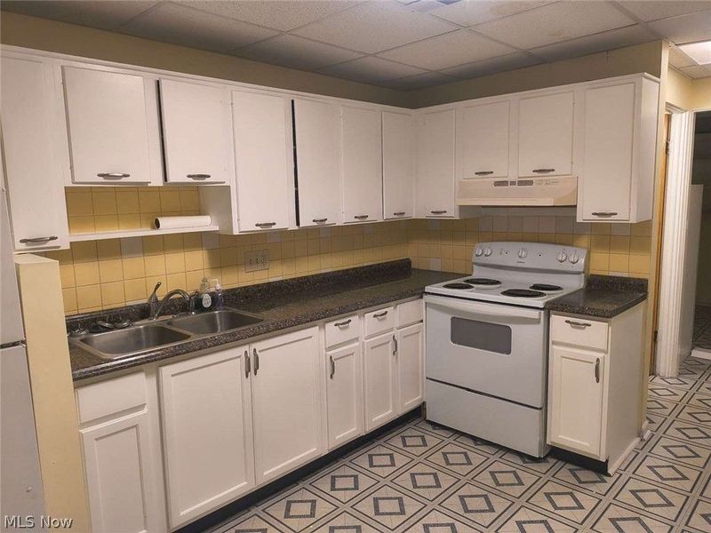 1851 Cromwell Drive, Akron, OH 44313 Photo 12