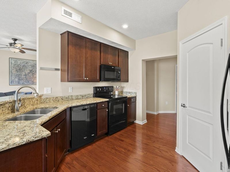 729 Redwood Lane, Lewis Center, OH 43035 Photo 16