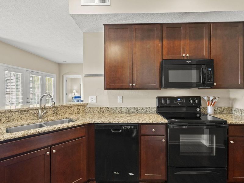 729 Redwood Lane, Lewis Center, OH 43035 Photo 17