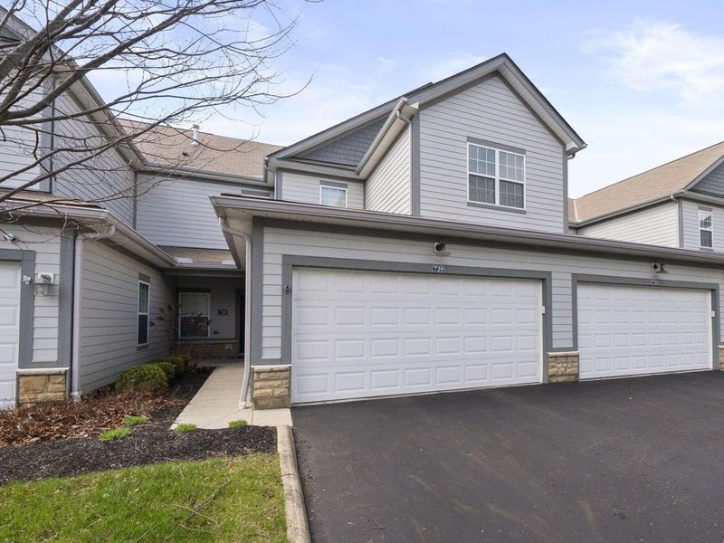 729 Redwood Lane, Lewis Center, OH 43035 Photo 2