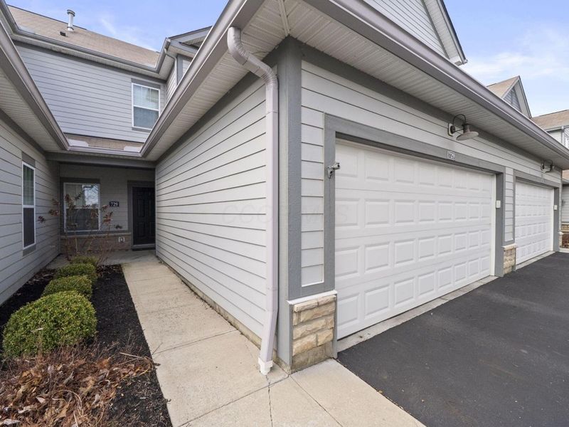 729 Redwood Lane, Lewis Center, OH 43035 Photo 3