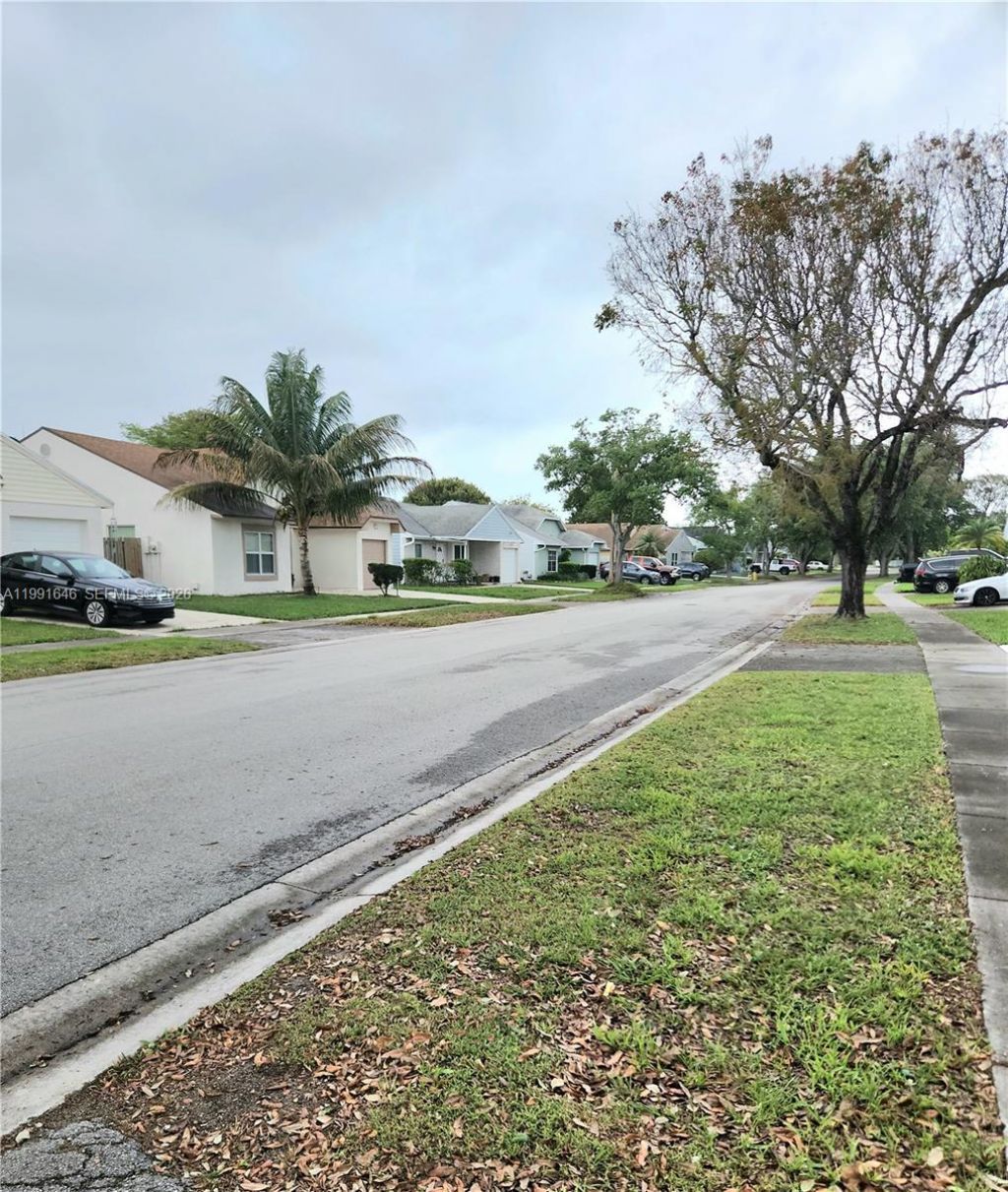 8615 SW 15th St , Pembroke Pines, FL 33025 Photo