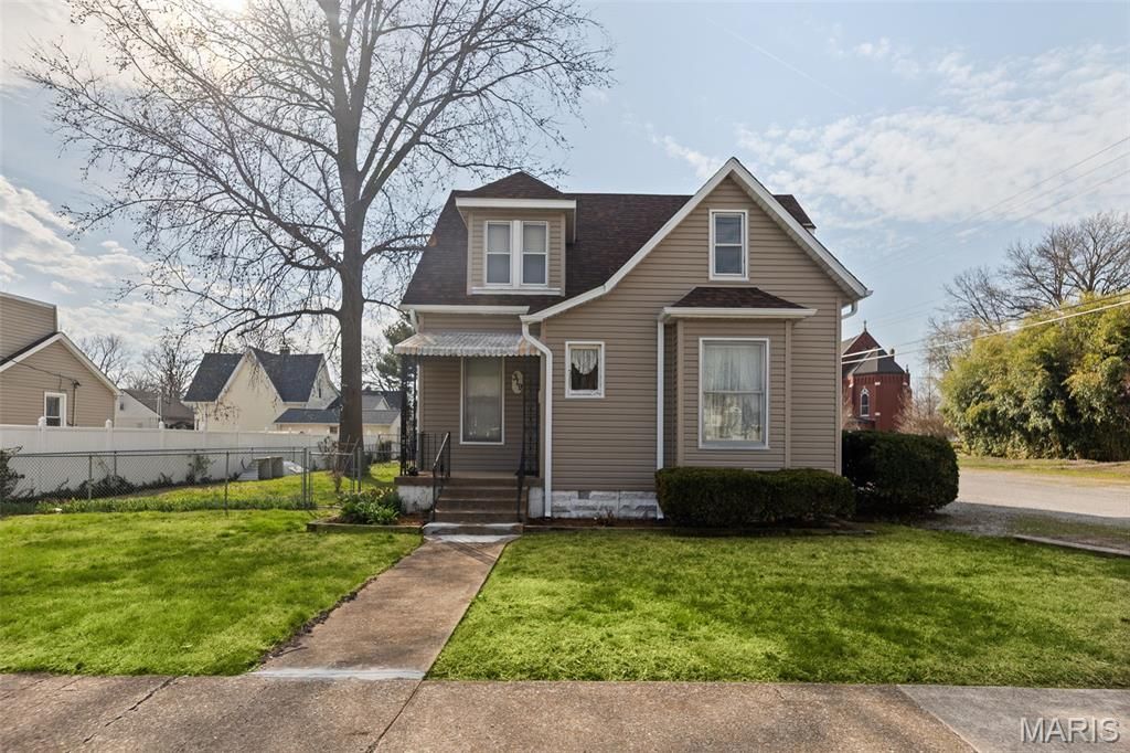 319 S Cherry Street, O Fallon, IL 62269 Main Photo