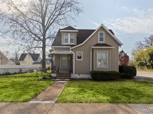 319 S Cherry Street, O'Fallon, IL 62269