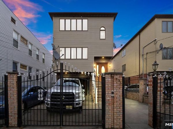 597 5th Street, NEWARK, NJ 07107