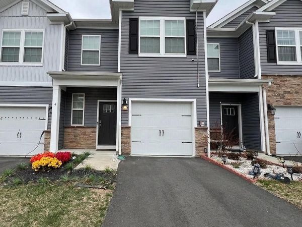 4 PEREGRINE WAY, BURLINGTON, NJ 08016