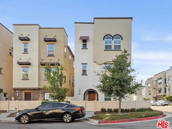 749 Daniel Freeman Circle, Inglewood, CA 90301