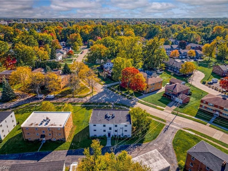 21045 Southbend Circle, Unit 8, Rocky River, OH 44116 Photo 16