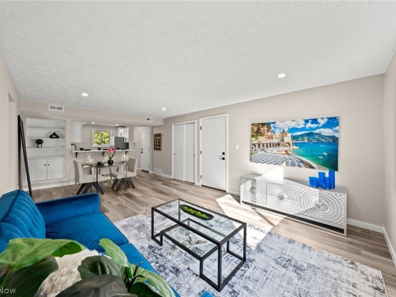 21045 Southbend Circle, Unit 8, Rocky River, OH 44116 Photo 9