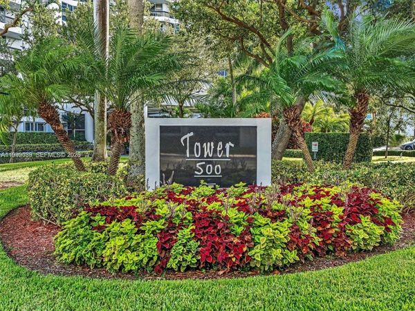 3530 Mystic Pointe Dr, Unit 114, Aventura, FL 33180