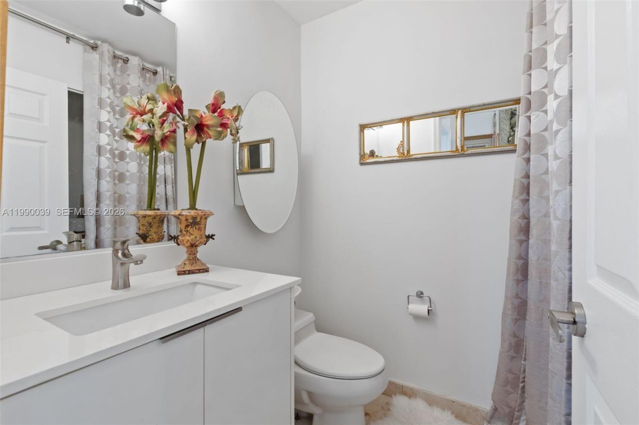 3530 Mystic Pointe Dr, Unit 114, Aventura, FL 33180 Photo