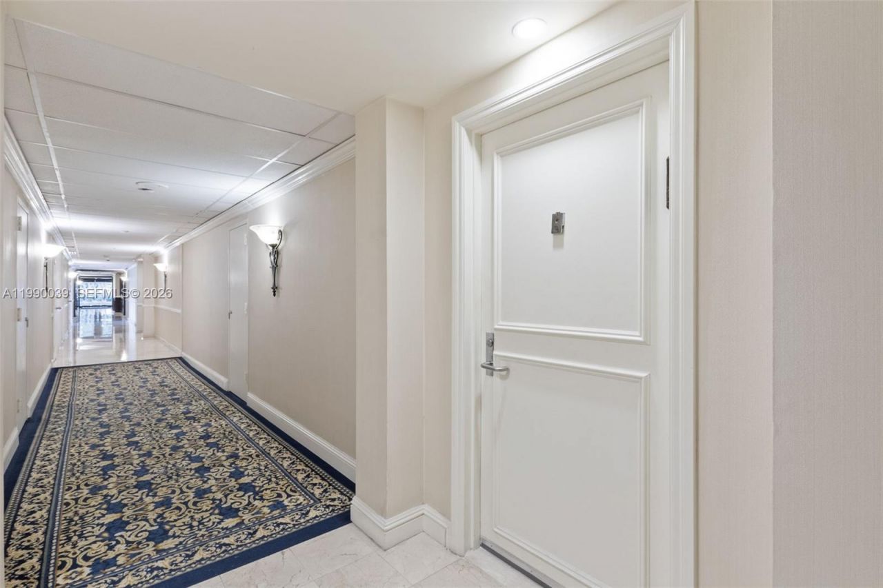 3530 Mystic Pointe Dr, Unit 114, Aventura, FL 33180 Photo