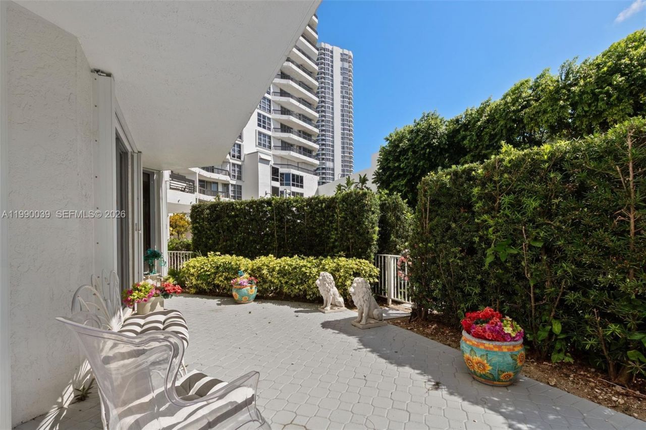 3530 Mystic Pointe Dr, Unit 114, Aventura, FL 33180 Photo