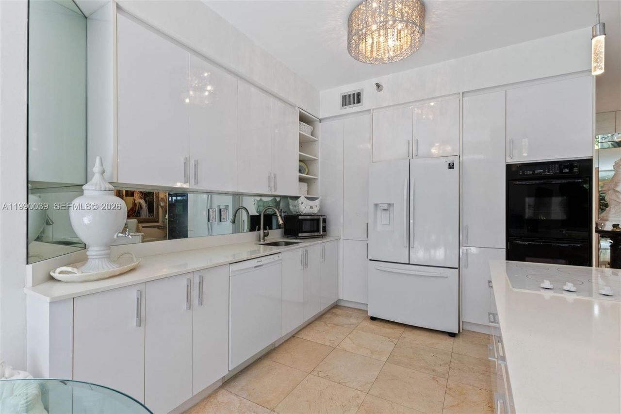 3530 Mystic Pointe Dr, Unit 114, Aventura, FL 33180 Photo