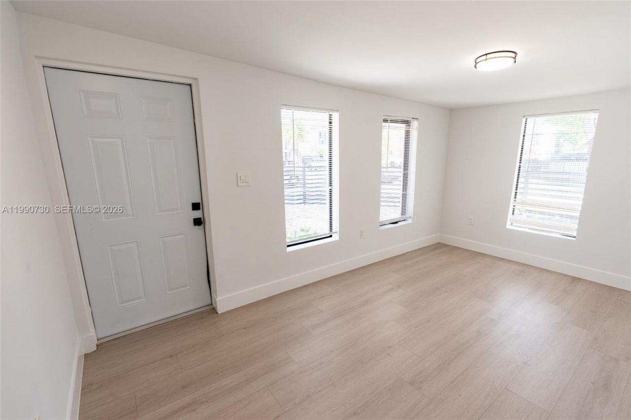 2100 SW 6th St, Miami, FL 33135 Photo