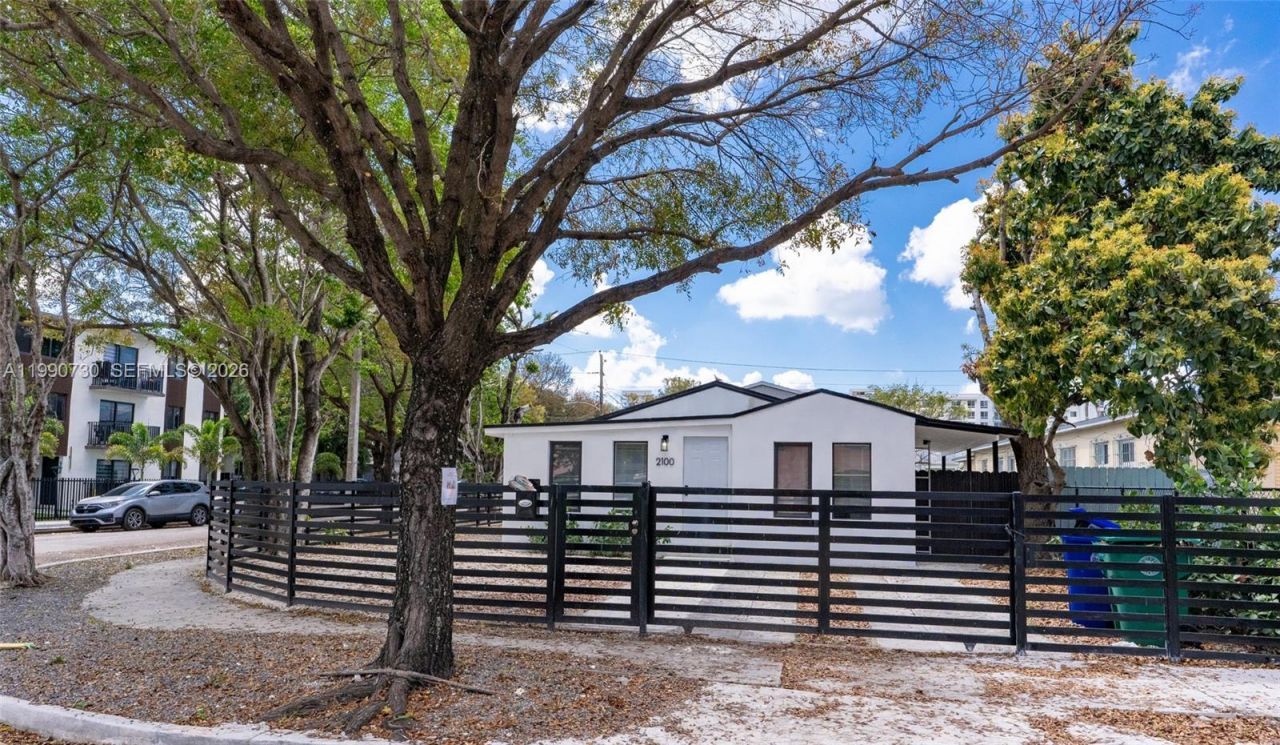 2100 SW 6th St, Miami, FL 33135 Photo