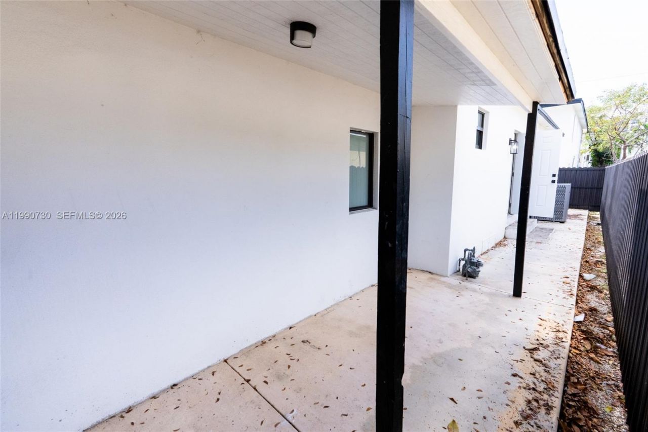 2100 SW 6th St, Miami, FL 33135 Photo