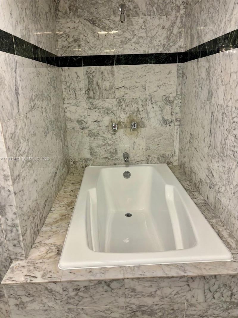 201 Crandon Blvd , Unit 120, Key Biscayne, FL 33149 Photo