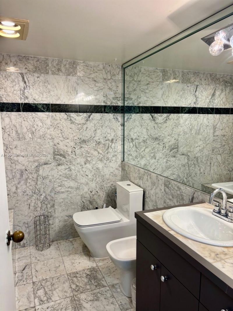 201 Crandon Blvd , Unit 120, Key Biscayne, FL 33149 Photo