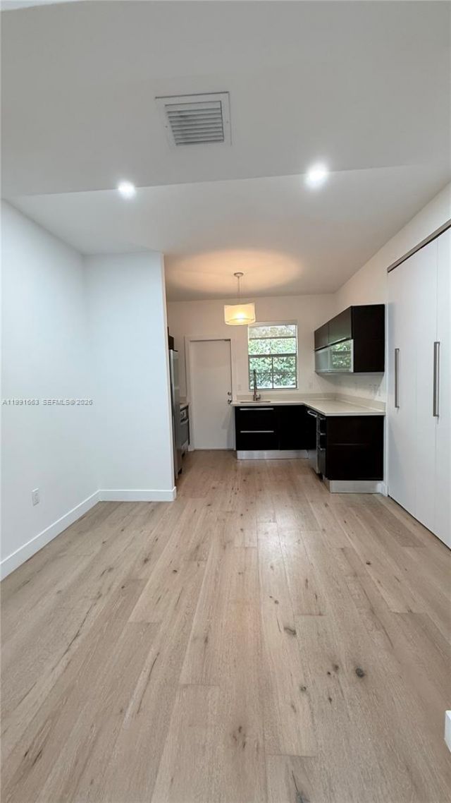 2031 Meridian Ave , Unit 5, Miami Beach, FL 33139 Photo