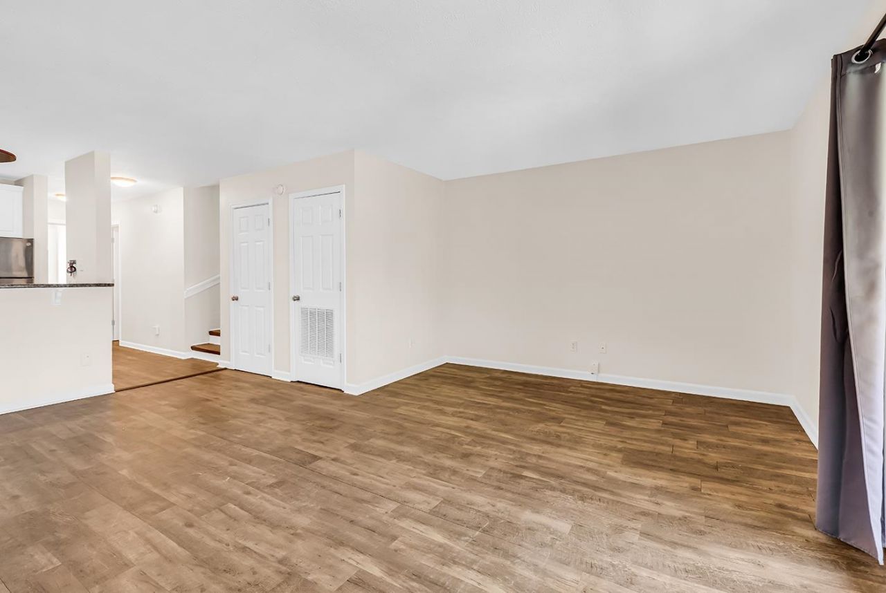 4096 Fairway Lakes Dr.  Photo 14