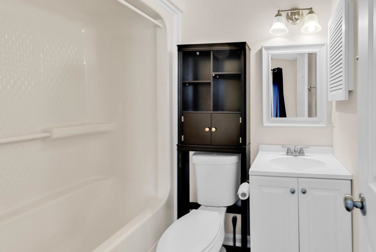 4096 Fairway Lakes Dr.  Photo 21