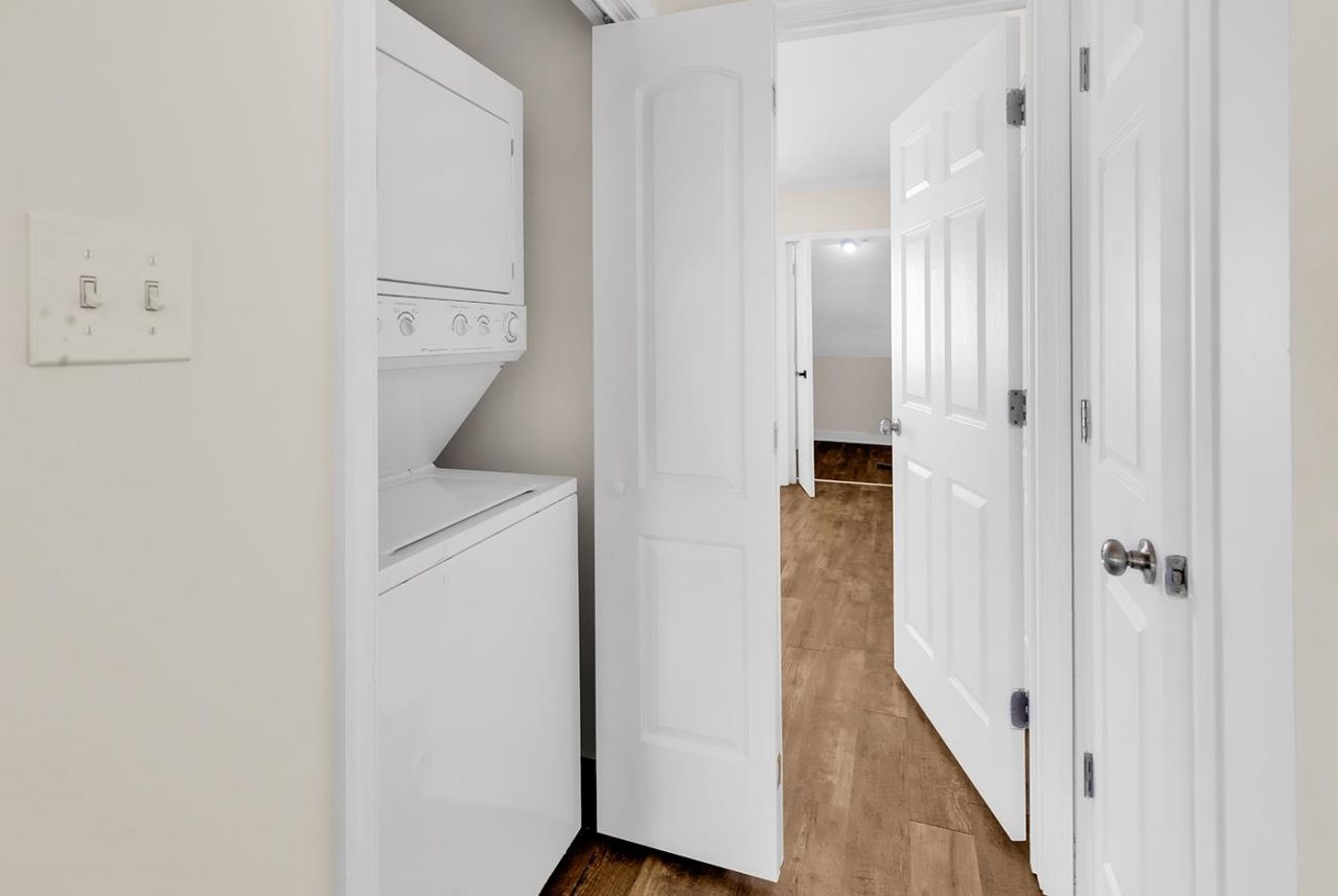 4096 Fairway Lakes Dr.  Photo 22