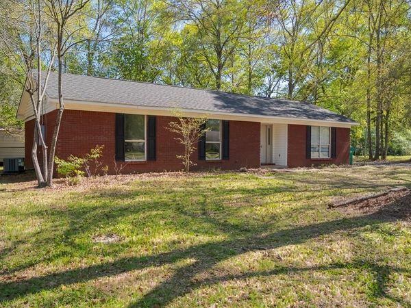 929 Joaneen Drive, Saraland, AL 36571