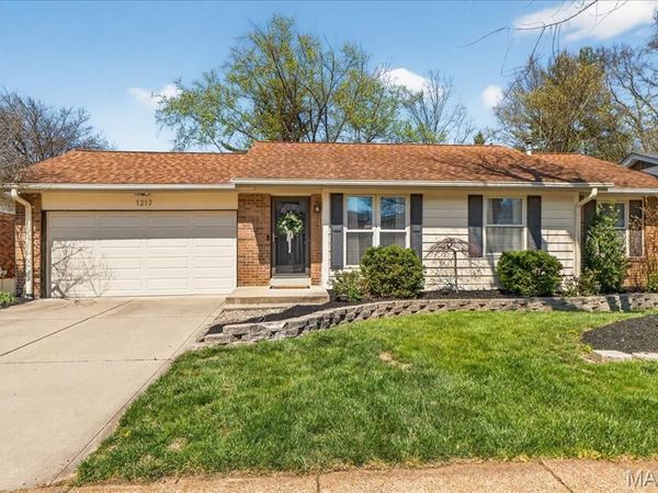 1217 Dorne Drive, Ballwin, MO 63021