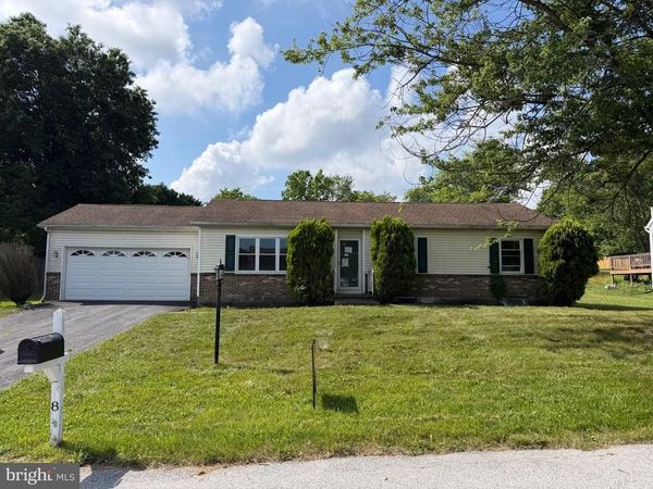 8 WHEATFIELD DRIVE, CARLISLE, PA 17015