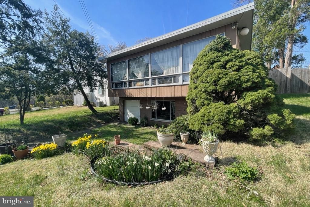 8 N Garfield Street, Arlington, VA 22201 Main Photo