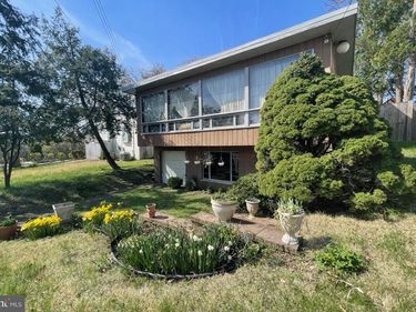 8 N GARFIELD STREET, ARLINGTON, VA 22201