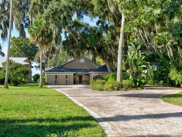 5616 TRIMBLE PARK ROAD , MOUNT DORA, FL 32757