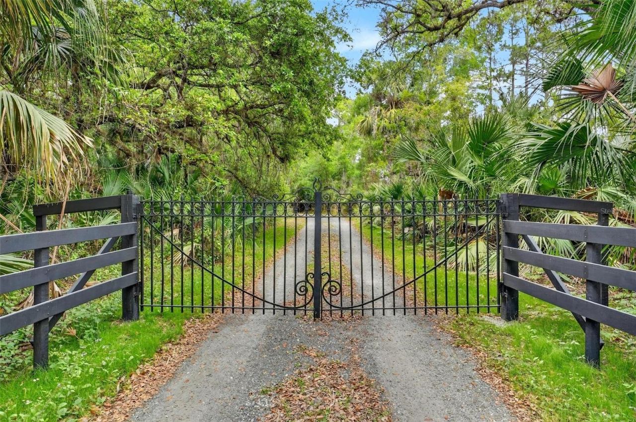 2200 Retreat Road , Geneva, FL 32732 Photo