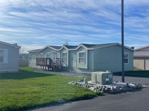 3010 W Peninsula Drive, Unit 134, Moses Lake, WA 98837