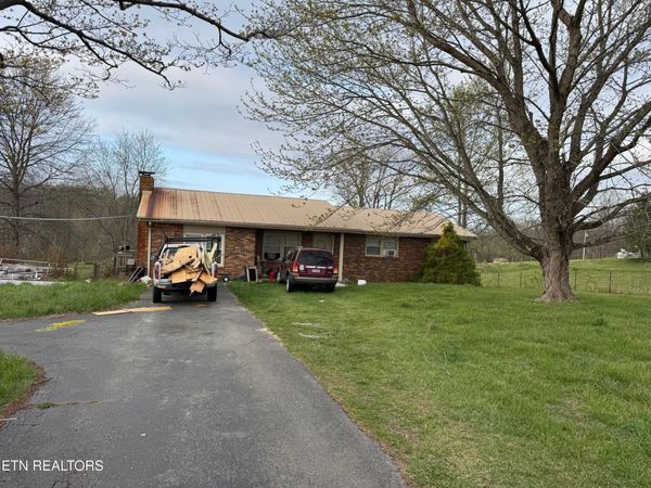 1340 Old Allardt Rd, Jamestown, TN 38556